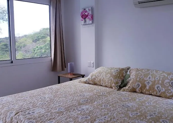 Secluded And Private Ocean And Mountain View Villa Very Close To Town Guest house *