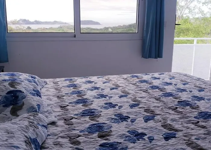 Guest house Secluded And Private Ocean And Mountain View Villa Very Close To Town *