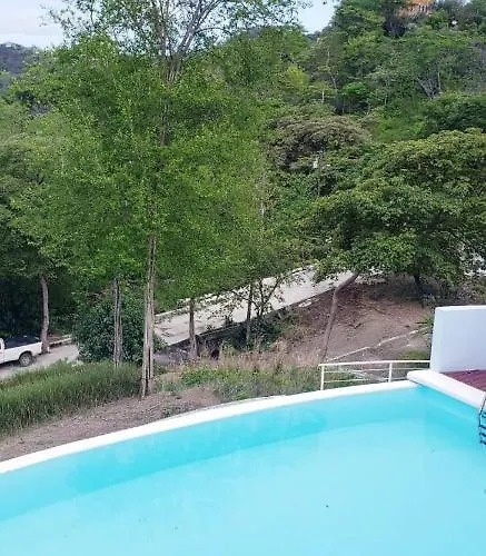 Secluded And Private Ocean And Mountain View Villa Very Close To Town Guest house